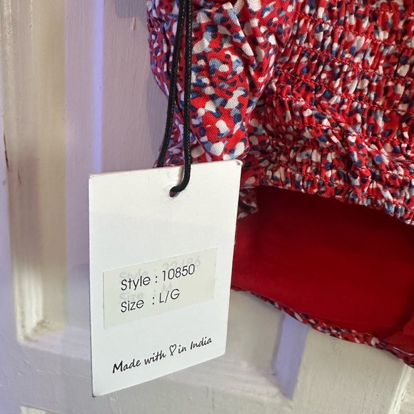 Tops - Picture 9 of 15